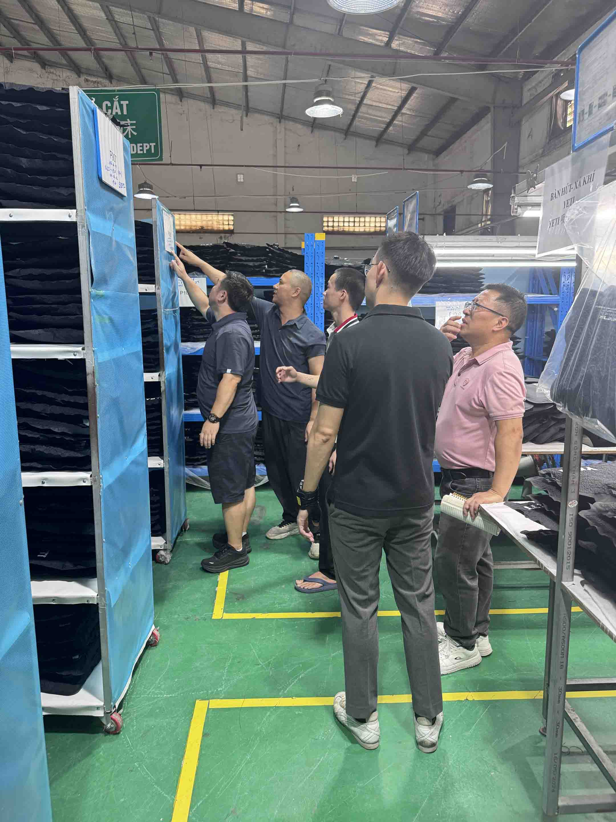 YETIk Sealock-en Vietnameko instalazioa bisitatzen du, Soft Cooler Bag Produkzioa berrikusteko